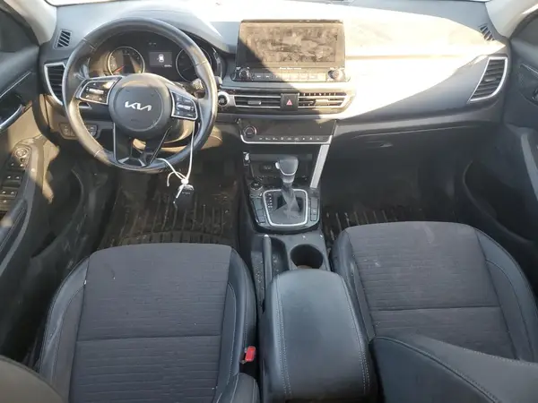 KNDEU2AA4N7302130 2022 KIA SELTOS - Image 8