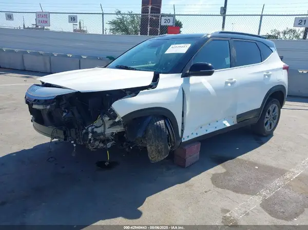 KNDEU2AA4R7582508 2024 KIA SELTOS - Image 2