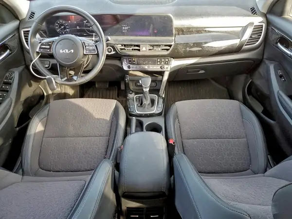 KNDEU2AA4R7613952 2024 KIA SELTOS - Image 8