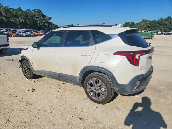 KNDEU2AA4R7621680 2024 KIA SELTOS - Image 2