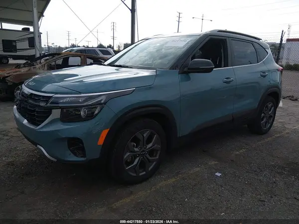 KNDEU2AA4R7630279 2024 KIA SELTOS - Image 2