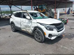 KNDEU2AA5M7059135 2021 KIA SELTOS