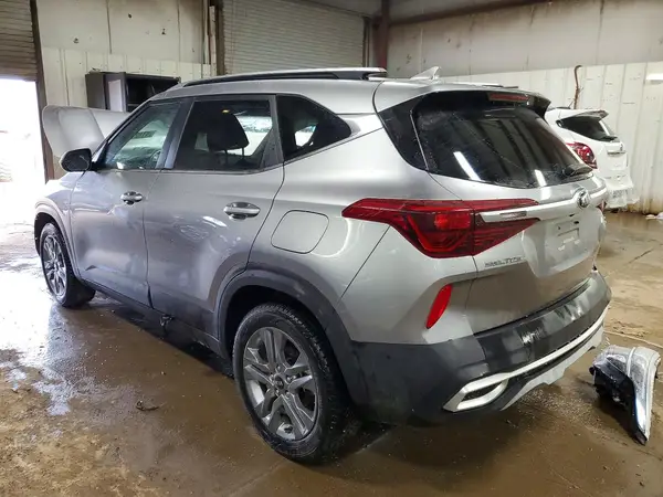 KNDEU2AA5M7111606 2021 KIA SELTOS - Image 2