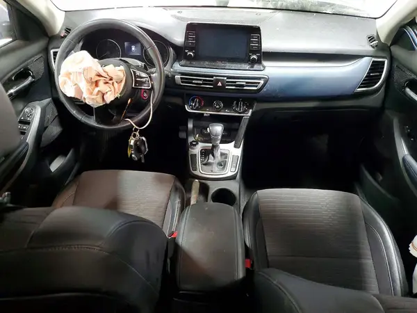 KNDEU2AA5M7111606 2021 KIA SELTOS - Image 8