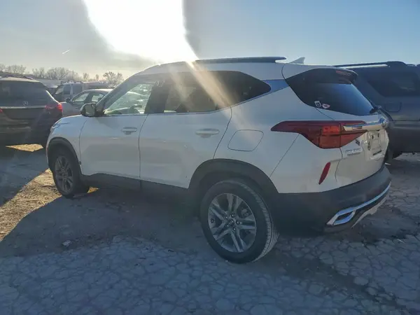 KNDEU2AA5M7159705 2021 KIA SELTOS - Image 2