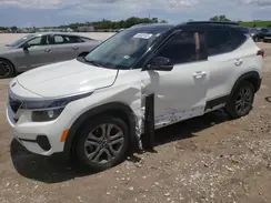 KNDEU2AA5M7174138 2021 KIA SELTOS