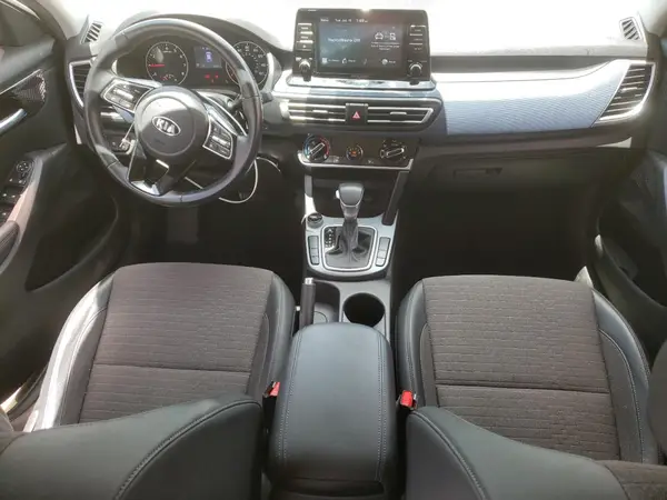 KNDEU2AA5M7174138 2021 KIA SELTOS - Image 8