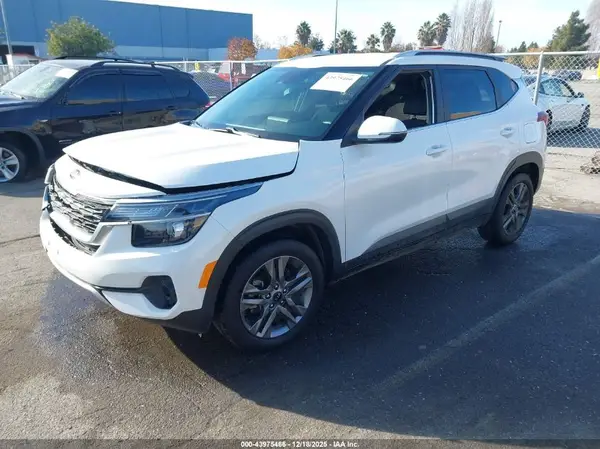 KNDEU2AA5M7202617 2021 KIA SELTOS - Image 2