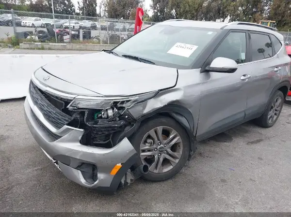 KNDEU2AA5M7218624 2021 KIA SELTOS - Image 2