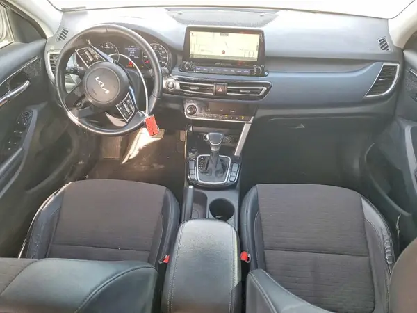 KNDEU2AA5N7306364 2022 KIA SELTOS - Image 8