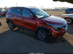 KNDEU2AA5N7313976 2022 KIA SELTOS