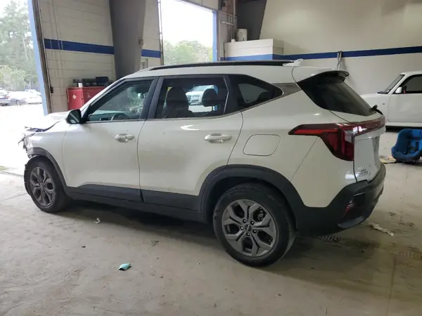 KNDEU2AA5R7587183 2024 KIA SELTOS - Image 2
