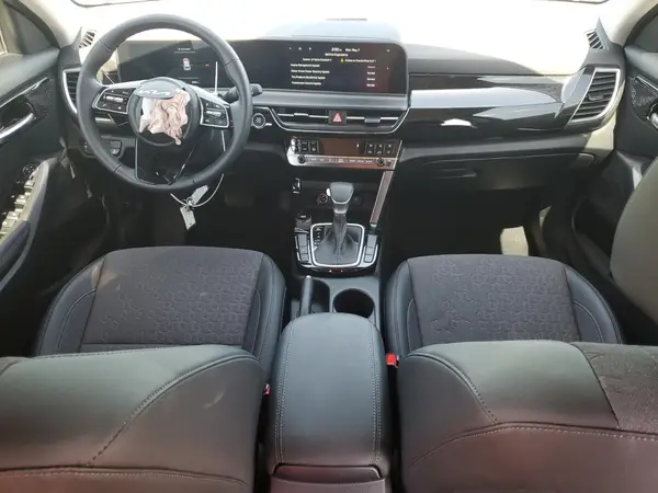 KNDEU2AA5S7700619 2025 KIA SELTOS - Image 8