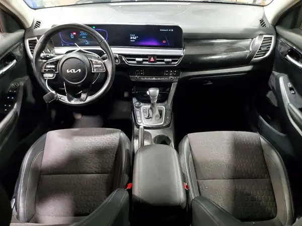 KNDEU2AA5S7760366 2025 KIA SELTOS - Image 8