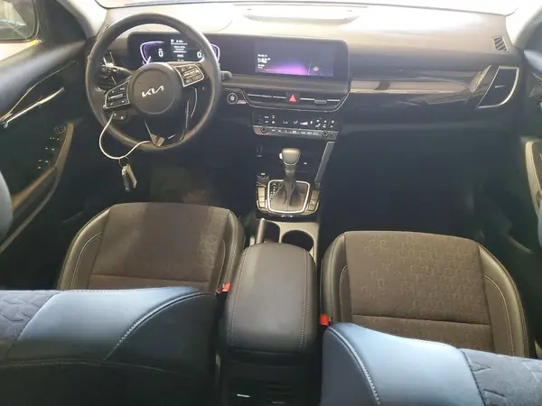 KNDEU2AA5S7774588 2025 KIA SELTOS - Image 8