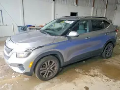 KNDEU2AA6M7042263 2021 KIA SELTOS