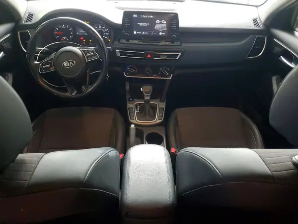 KNDEU2AA6M7042263 2021 KIA SELTOS - Image 8