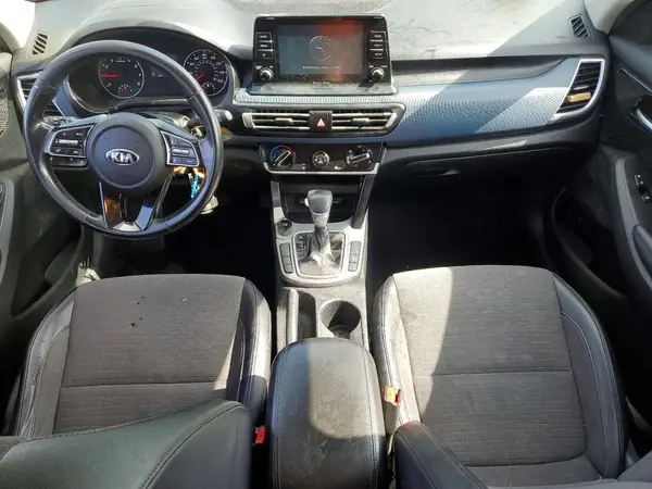 KNDEU2AA6M7049780 2021 KIA SELTOS - Image 8