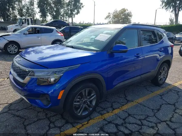 KNDEU2AA6M7051612 2021 KIA SELTOS - Image 2