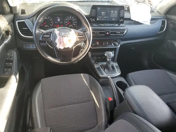 KNDEU2AA6M7088613 2021 KIA SELTOS - Image 8