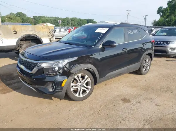KNDEU2AA6M7100503 2021 KIA SELTOS - Image 2