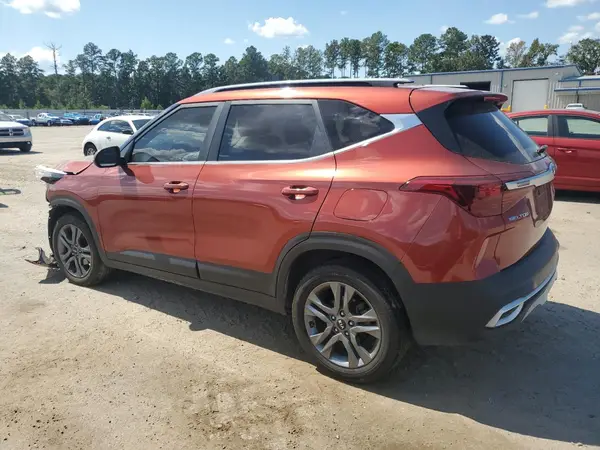 KNDEU2AA6M7172527 2021 KIA SELTOS - Image 2