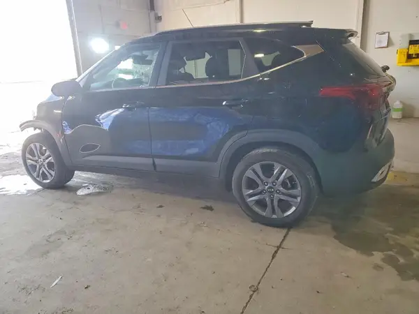 KNDEU2AA6M7185360 2021 KIA SELTOS - Image 2