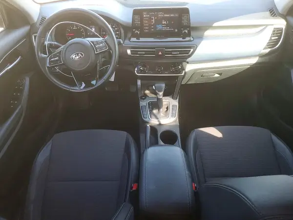 KNDEU2AA6M7215554 2021 KIA SELTOS - Image 8