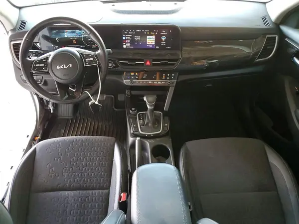KNDEU2AA6R7547761 2024 KIA SELTOS - Image 8