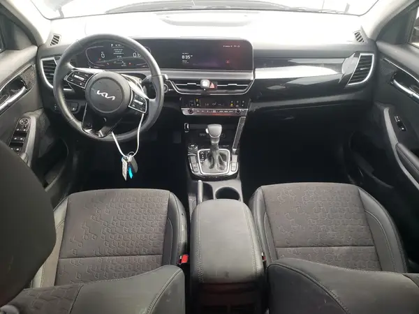 KNDEU2AA6S7688464 2025 KIA SELTOS - Image 8