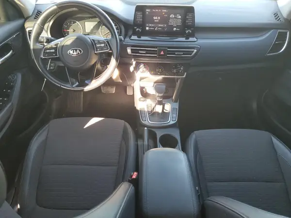 KNDEU2AA7M7042823 2021 KIA SELTOS - Image 8