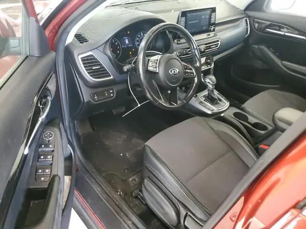 KNDEU2AA7M7042868 2021 KIA SELTOS - Image 8