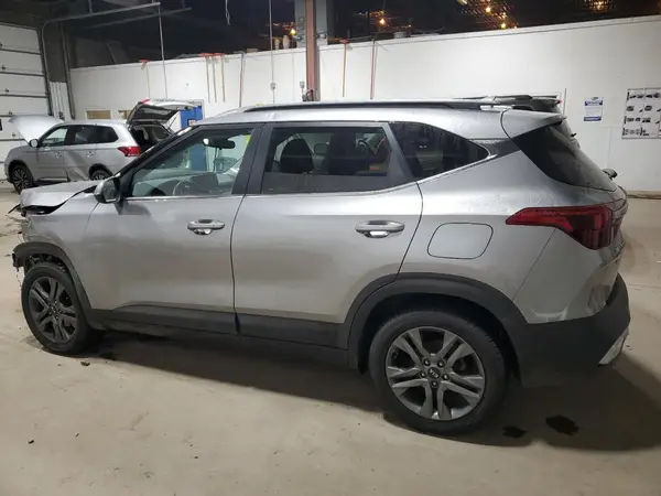 KNDEU2AA7M7052865 2021 KIA SELTOS - Image 2