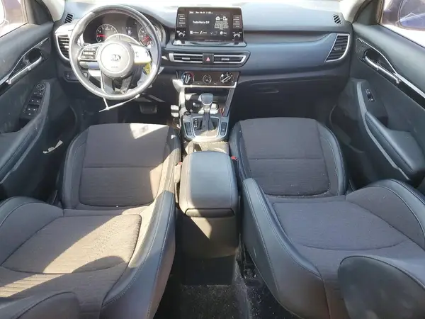 KNDEU2AA7M7082027 2021 KIA SELTOS - Image 8