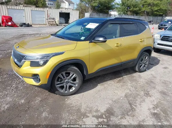 KNDEU2AA7M7123952 2021 KIA SELTOS - Image 2