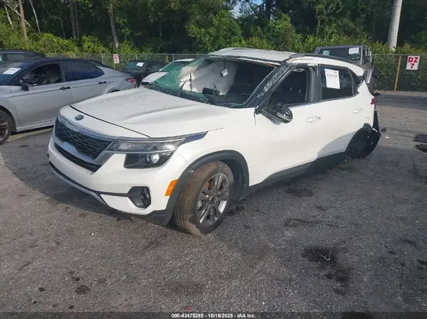 KNDEU2AA7M7127449 2021 KIA SELTOS - Image 2