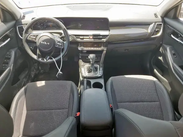 KNDEU2AA7R7575441 2024 KIA SELTOS - Image 8