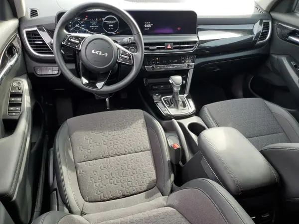 KNDEU2AA7R7583412 2024 KIA SELTOS - Image 8