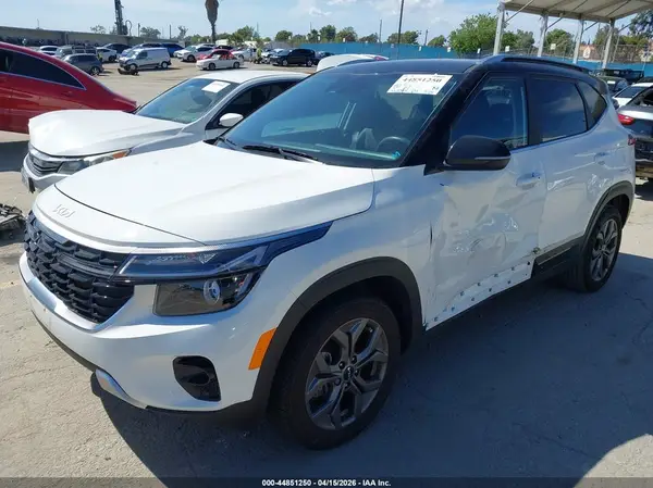 KNDEU2AA7R7600452 2024 KIA SELTOS - Image 2
