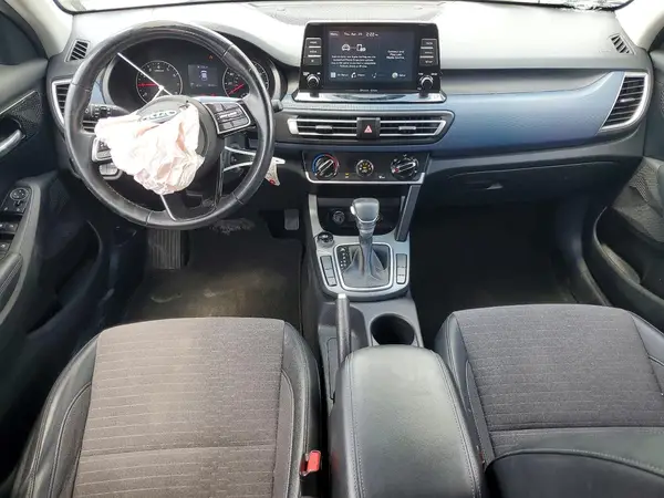 KNDEU2AA8M7057055 2021 KIA SELTOS - Image 8