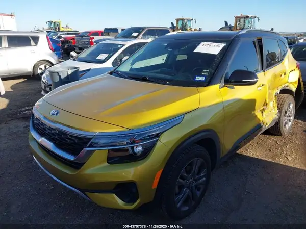 KNDEU2AA8M7077225 2021 KIA SELTOS - Image 2