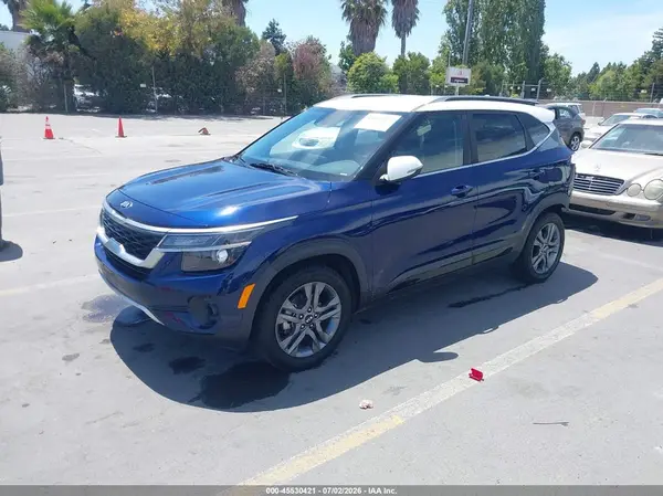 KNDEU2AA8M7121093 2021 KIA SELTOS - Image 2