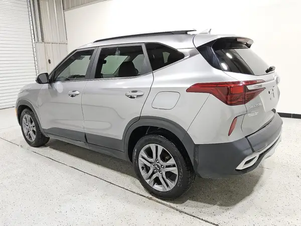 KNDEU2AA8M7154420 2021 KIA SELTOS - Image 2