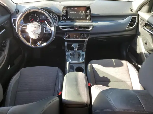 KNDEU2AA8M7172738 2021 KIA SELTOS - Image 8