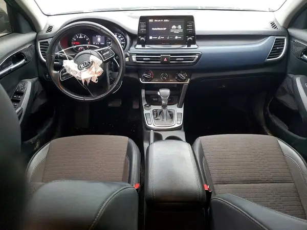 KNDEU2AA8M7219122 2021 KIA SELTOS - Image 8
