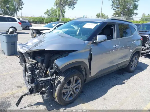 KNDEU2AA8M7225051 2021 KIA SELTOS - Image 2