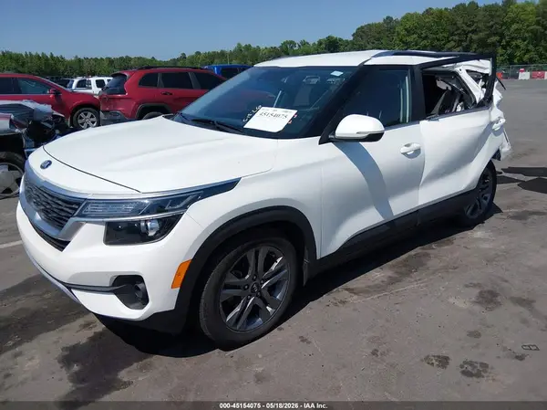 KNDEU2AA8M7225843 2021 KIA SELTOS - Image 2