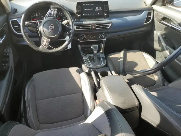 KNDEU2AA8M7229889 2021 KIA SELTOS - Image 8