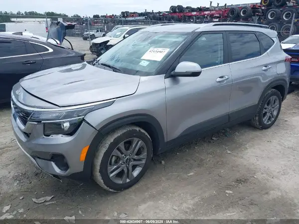 KNDEU2AA8N7301840 2022 KIA SELTOS - Image 2