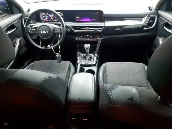 KNDEU2AA8R7565811 2024 KIA SELTOS - Image 8